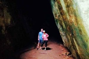 Trilha em grutas na Floresta da Tijuca