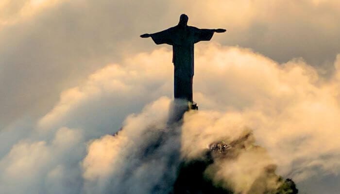 Christ Redeemer a 'must do' activitie in Rio de Janeiro